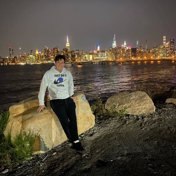Profile Picture of Kevin Alonzo (@kevinalonzo) on Poshmark