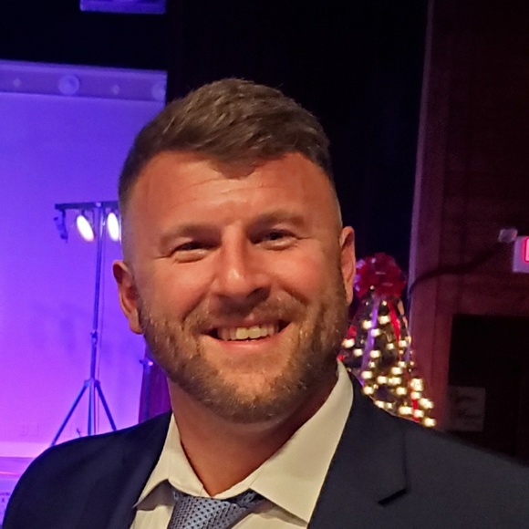 Profile Picture of Daniel Coutcher (@dcoutcher) on Poshmark