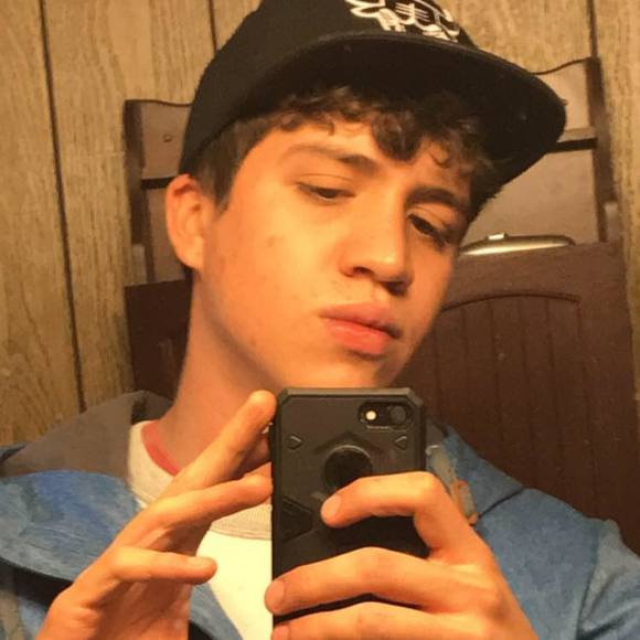 Profile Picture of Tony Alvarado (@tony190) on Poshmark