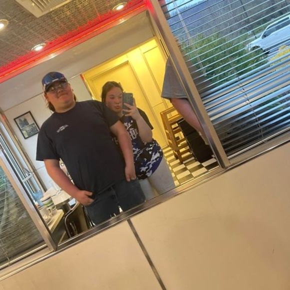 Profile Picture of Jolynn Johnston (@jolynn_johnston) on Poshmark