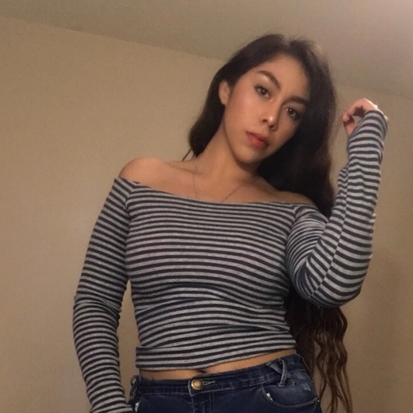 Profile Picture of Sandra Quintero (@sandrita03) on Poshmark