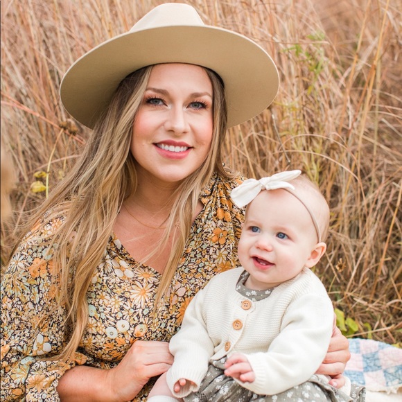 Profile Picture of Candace Duncan (@candace_suzanne) on Poshmark