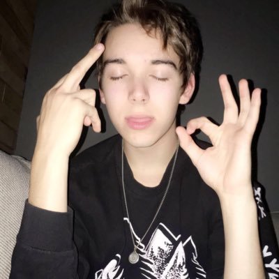 Profile Picture of Ethan Roach (@EthanRoach17) on Twitter