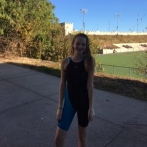 Profile Picture of Madelyn Mies (@20madelynmies) on Poshmark