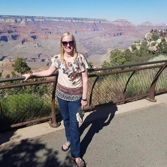 Profile Picture of Heather Hendricks (@heatherhendr631) on Poshmark