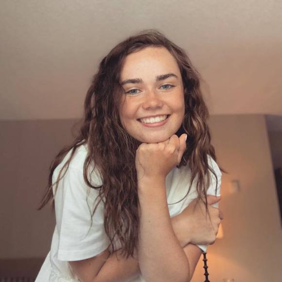 Profile Picture of Susan Alldredge (@susanhall123) on Poshmark