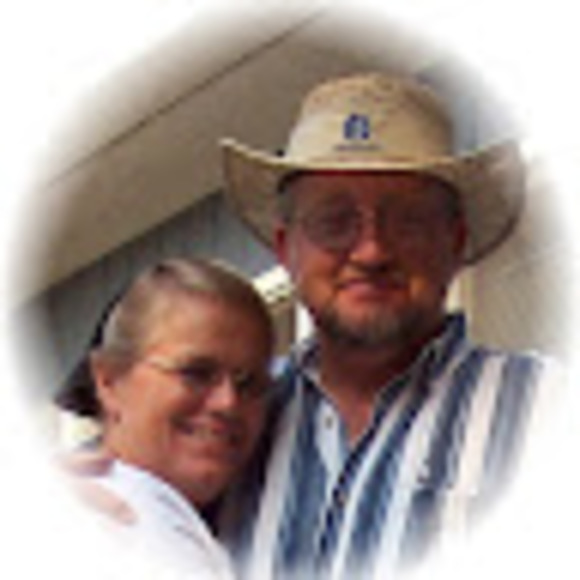 Profile Picture of Steve n diane Yoder (@dnsyoder) on Poshmark
