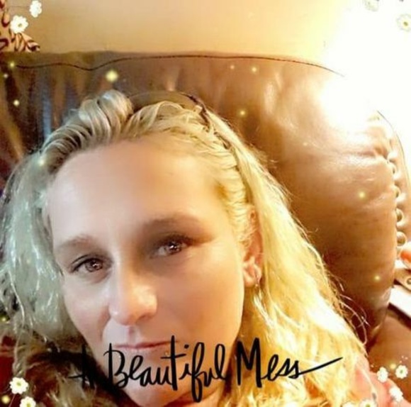 Profile Picture of Melissa Hostetter (@lissahostetter) on Poshmark