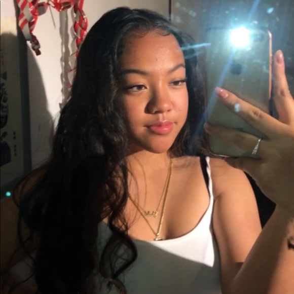 Julia Macaspac - Poshmark Profile Picture of Julia Macaspac (@julaire) on Poshmark