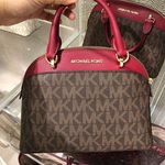 Profile Picture of Longchamp Coach MK (@authentic_handbag2u) on Instagram