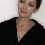Profile Picture of Helen Powell (@designhunter_uk) on Instagram