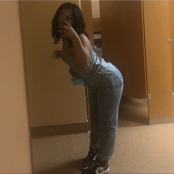 Profile Picture of Jolina Amadeo (@jolina_amadeo) on Poshmark