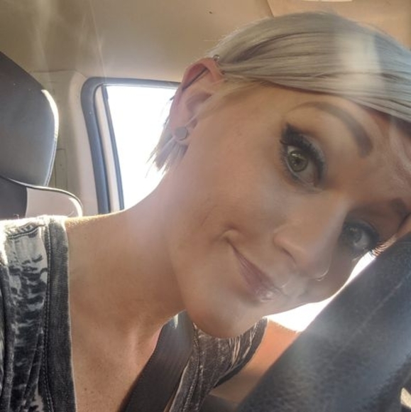 Profile Picture of Amanda Rampley (@amandarampley) on Poshmark