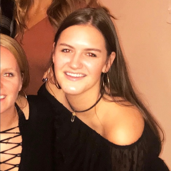 Profile Picture of Catherine Crozier (@catherinec303) on Poshmark