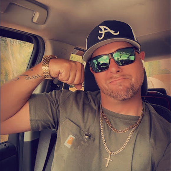 Profile Picture of Josh r. Bell (@therealjaybell) on Poshmark