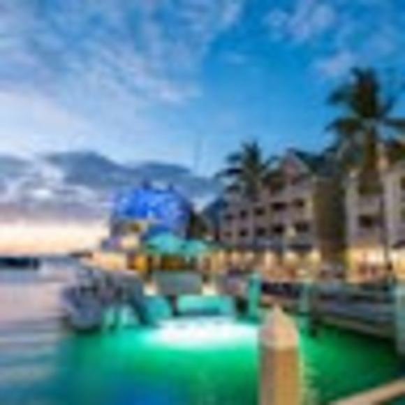 Profile Picture of Julio Murga (@39murgaman) on Poshmark