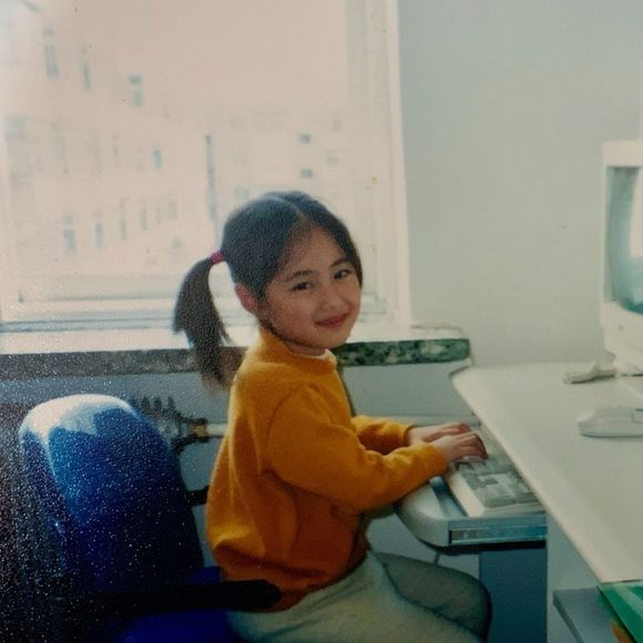 Profile Picture of Lucy Yu (@lucyyu1996) on Poshmark