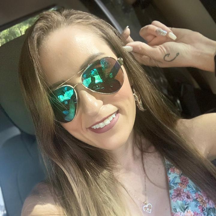 Profile Picture of Larissa Rain (@rissacorrine) on Tiktok