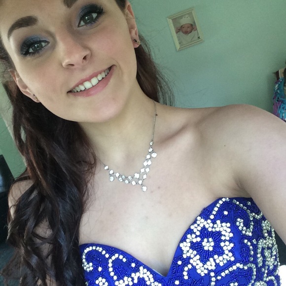 Profile Picture of Tori Fuller (@tori992) on Poshmark