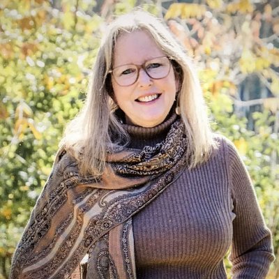 Profile Photo of Donna Block (@tightlacing) on Twitter