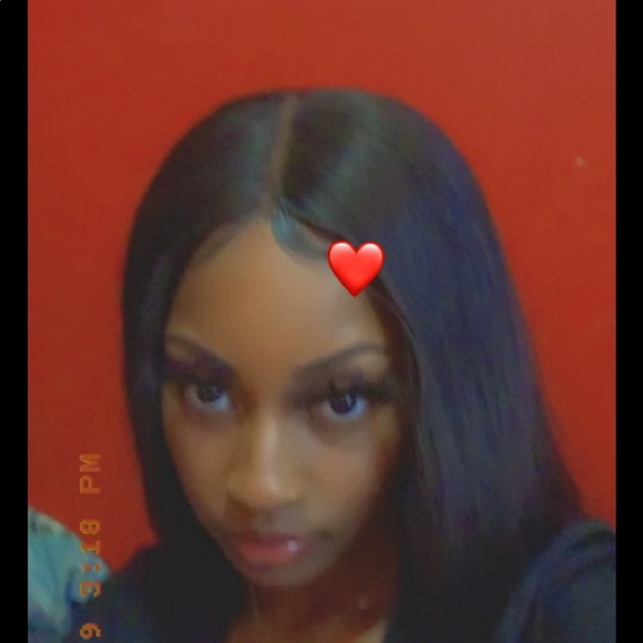 Profile Picture of Brittney Darson (@brittneydarson4) on Poshmark