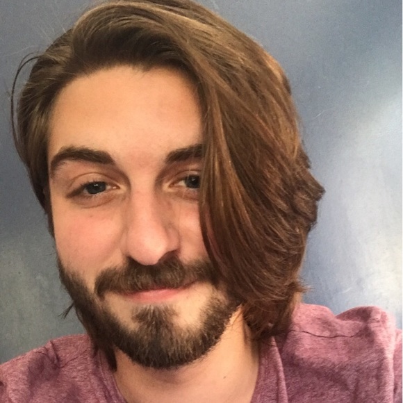 Profile Picture of Derrek Desnoyers (@dnoyers) on Poshmark