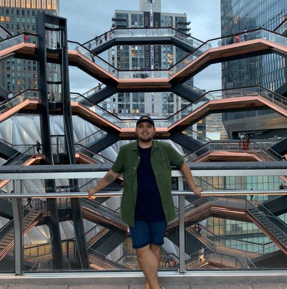 Profile Picture of Roberto Ulloa (@arto8965) on Poshmark