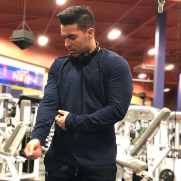 Profile Picture of Julio Suarez (@jusunu1190) on Poshmark