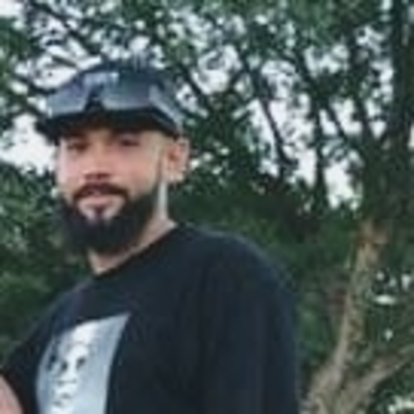 Profile Picture of Jerry Allen (@jerryallen384) on Poshmark