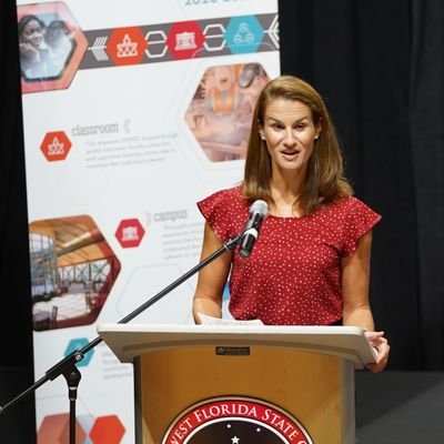 Profile Picture of Julie Schrodt (@JulieSchrodt5) on Twitter