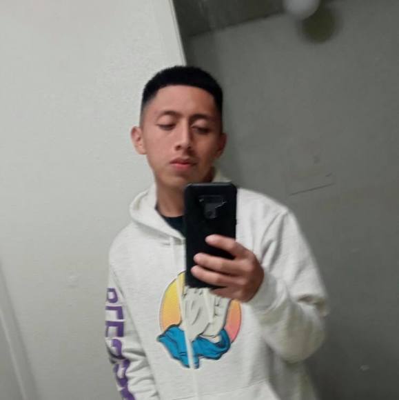 Alex Vicente - Poshmark Profile Picture of Alex Vicente (@alexvicente011) on Poshmark