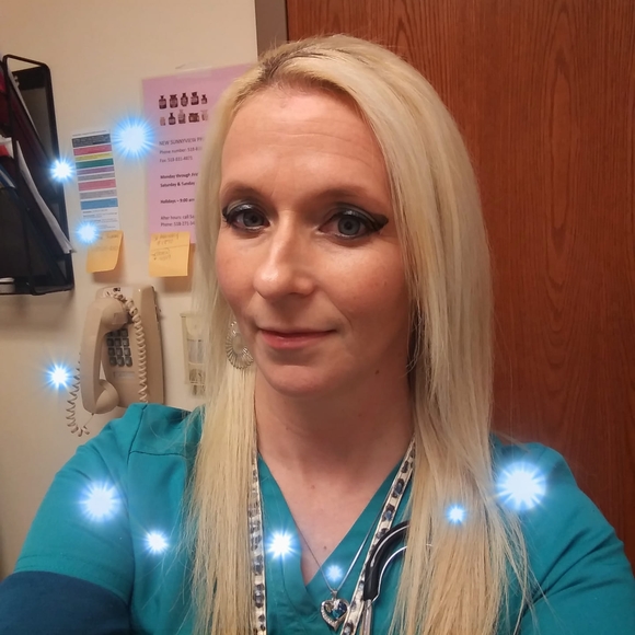 Profile Picture of Heather Gilboy (@heathergilboy) on Poshmark