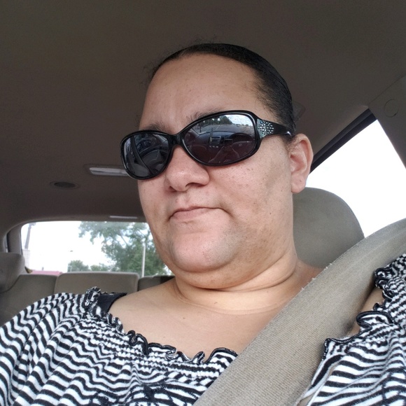 Profile Picture of Sheree Watson (@shereewatson) on Poshmark