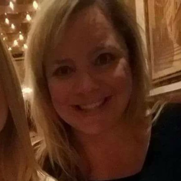 Profile Picture of Cynthia Quilling (@quillicy) on Poshmark