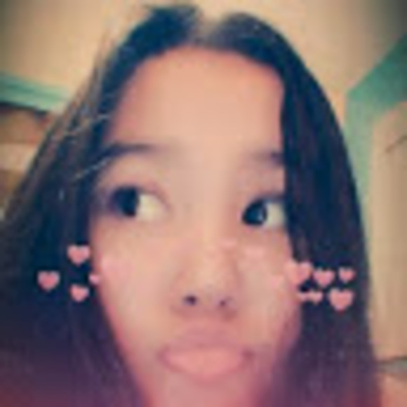 Profile Picture of Lily Vo (@monkey07072004) on Poshmark