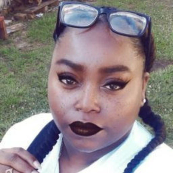 Profile Picture of Eikeren Evans (@msbear83) on Poshmark