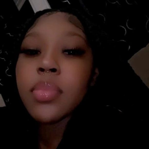 Profile Picture of Lucy Ashaè (@lolalucy30) on Poshmark
