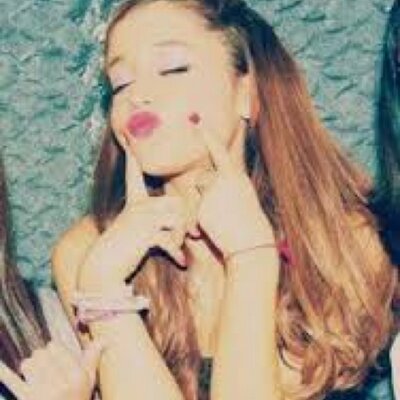 Profile Picture of Alexa Johnston (@BeautsSmiling) on Twitter