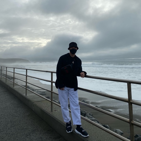 Profile Picture of Joshua Pak (@joshuapak) on Poshmark
