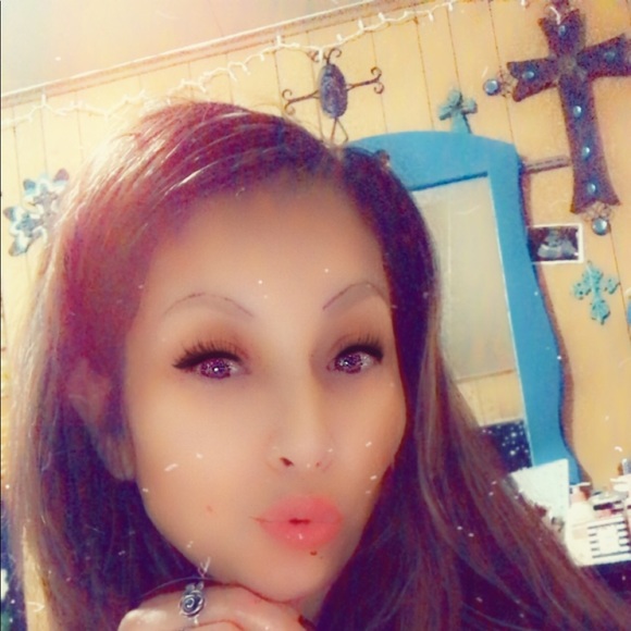 Profile Picture of Crystal Guerrero (@crystalguerr848) on Poshmark