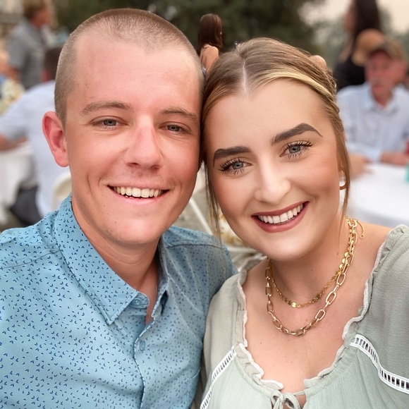 Profile Picture of Danielle Bohna (@dbohna) on Poshmark