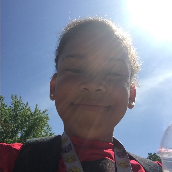 Profile Picture of Candy Ruzynski-hopkins (@candyrrh) on Poshmark