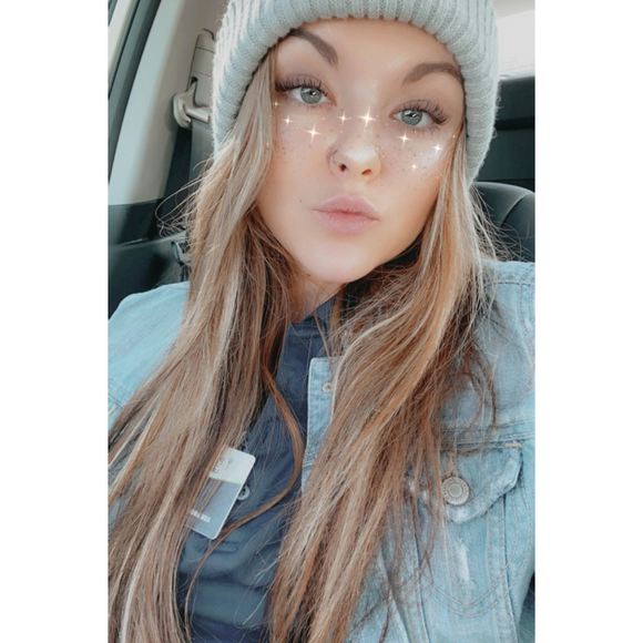 Profile Picture of Tristen Scheidecker (@tristensch) on Poshmark