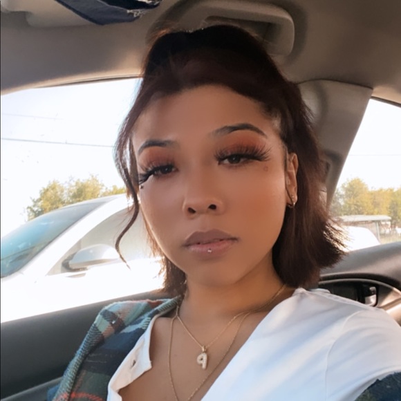 Profile Picture of Samantha Collaso (@samanthacc3) on Poshmark