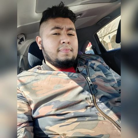 Profile Picture of Erik Cordova (@erikcordova1993) on Poshmark