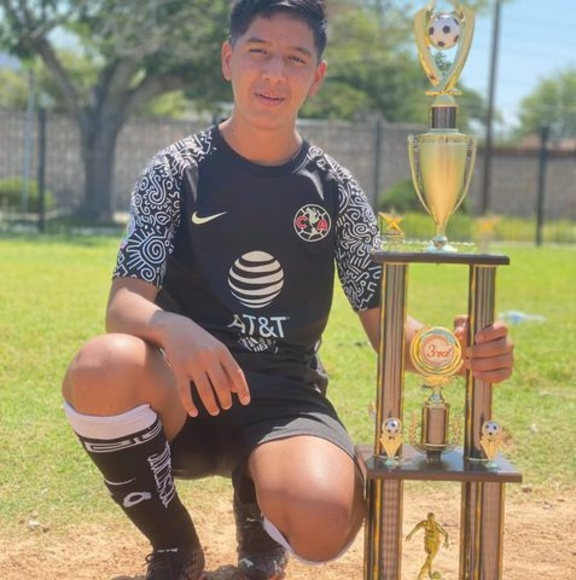 Profile Picture of Kevin Dominguez (@kevindomingu619) on Poshmark