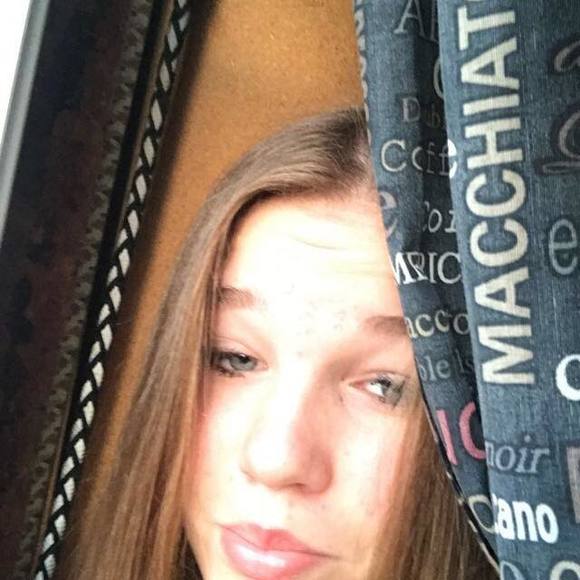 Profile Picture of Dustee Scales (@dusteescales) on Poshmark