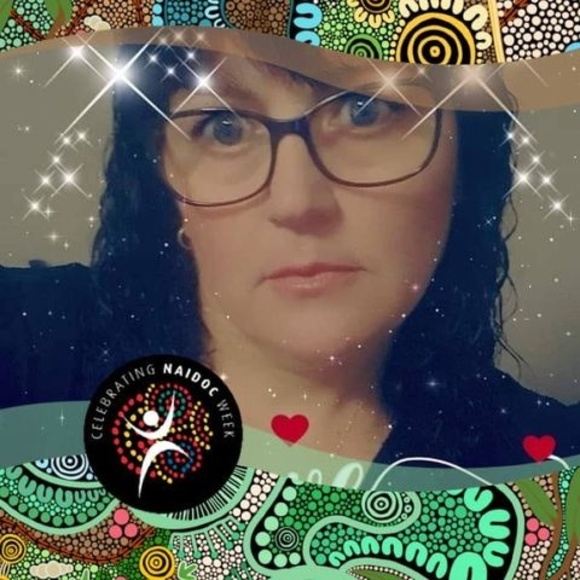 Profile Picture of Ange Bunting (@angebunting) on Poshmark