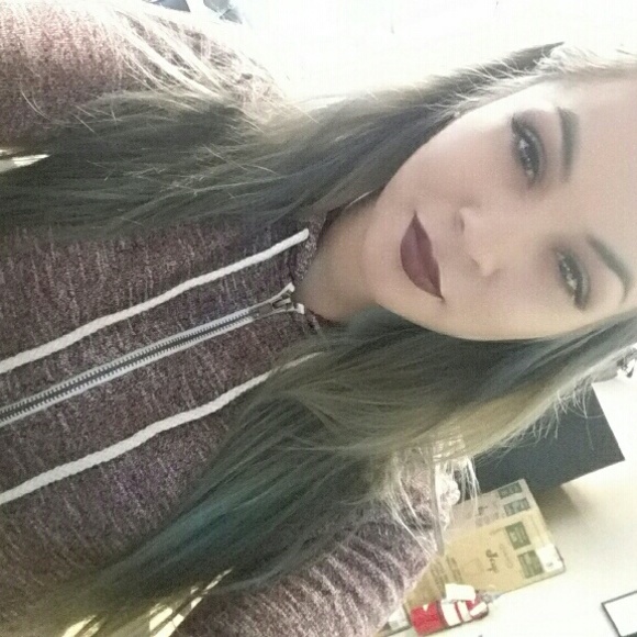 Profile Picture of Lorena Salcedo (@salcedo7) on Poshmark