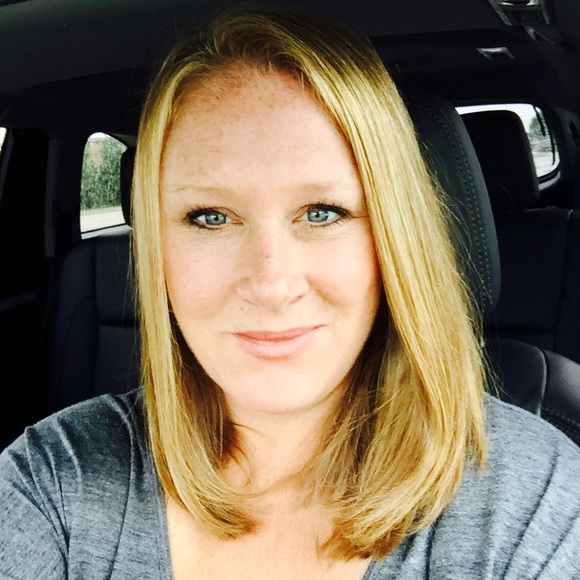 Profile Picture of Kathleen Tredwell (@kattredwell) on Poshmark